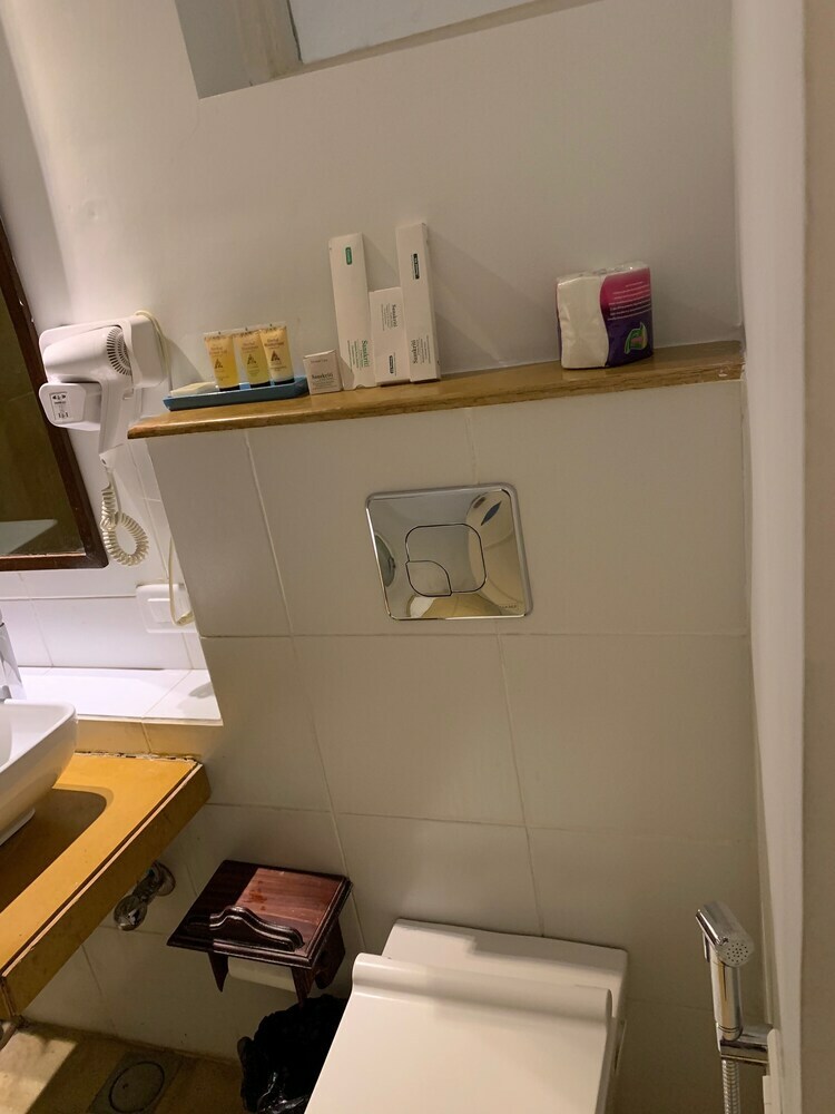 Hotel Yog Niketan By Sanskriti