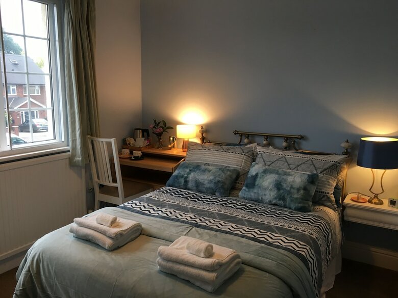 Hotel Leafy Suburban Bed & Breakfast