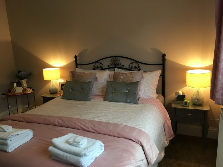 Hotel Leafy Suburban Bed & Breakfast