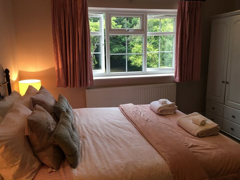 Hotel Leafy Suburban Bed & Breakfast