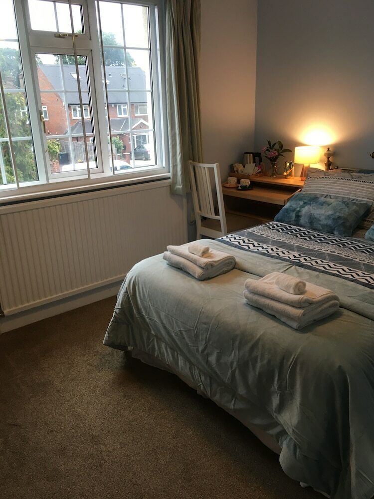 Hotel Leafy Suburban Bed & Breakfast
