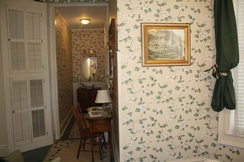 Mcfarlin House Bed And Breakfast