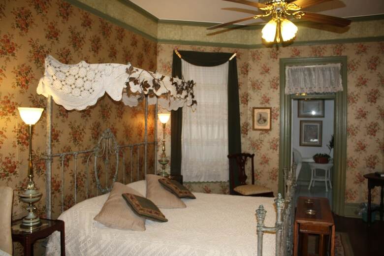 Mcfarlin House Bed And Breakfast