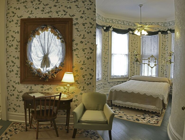 Mcfarlin House Bed And Breakfast