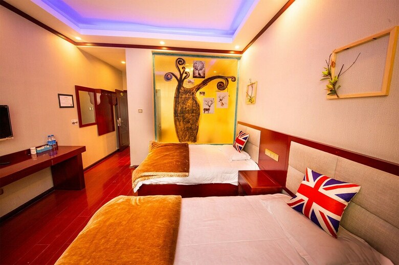 Hostal Bayou Youth Hostel