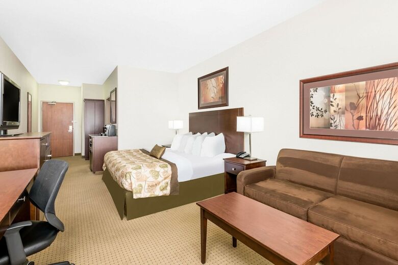 Hotel Ramada By Wyndham Olds