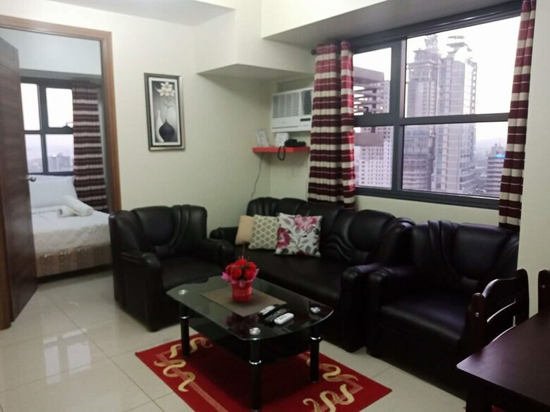 Coleen's Bedsit At Horizons 101