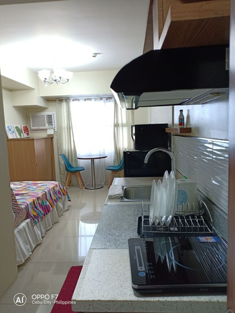 Coleen's Bedsit At Horizons 101