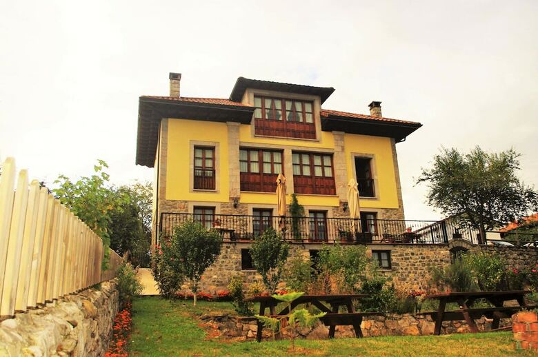 Hotel Balcon Picos De Europa