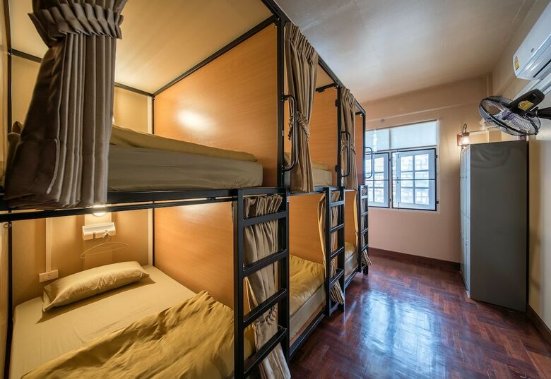 Hostal Heim Hostel - Adults Only