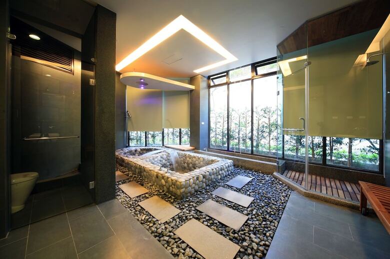 Bed & Breakfast Chin -ya Hot Spring Hotel