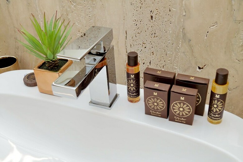 Hotel Spanish Hills Luxury Suites & Jacuzzi