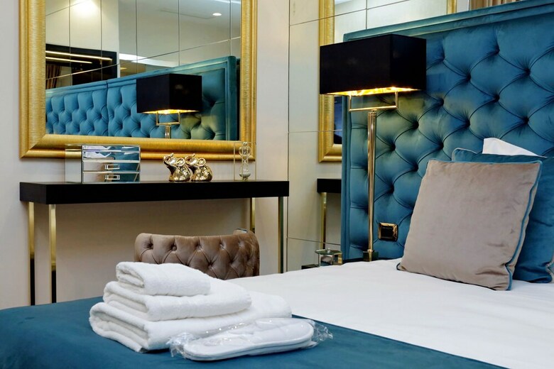 Hotel Spanish Hills Luxury Suites & Jacuzzi
