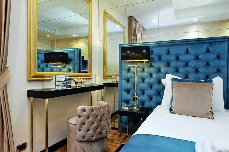 Hotel Spanish Hills Luxury Suites & Jacuzzi