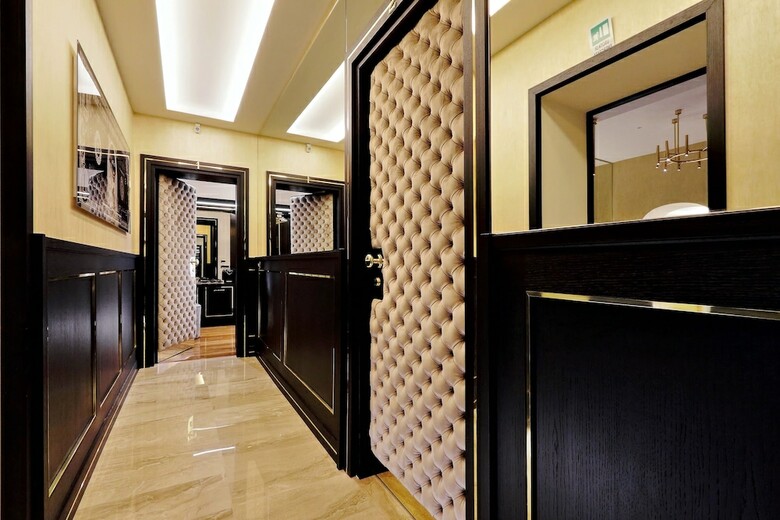 Hotel Spanish Hills Luxury Suites & Jacuzzi