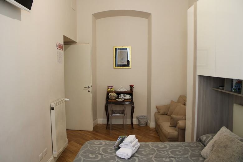 Hotel Casa Claudia Giulio Cesare