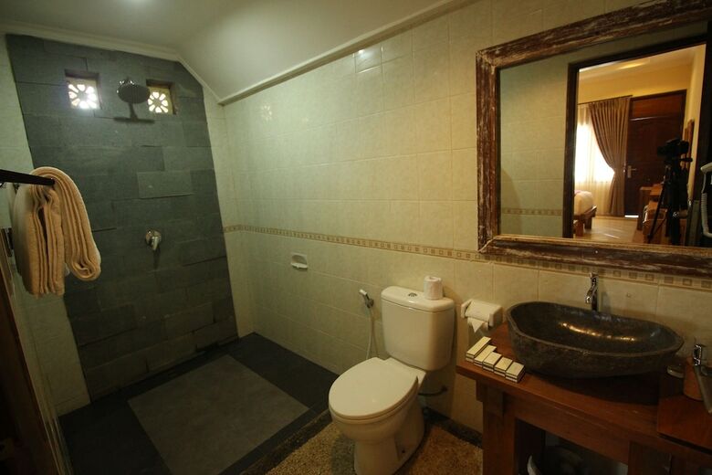 Mina Pelasa Hotel And Resto