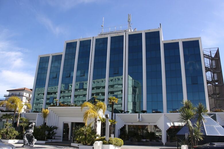 Ariha Hotel