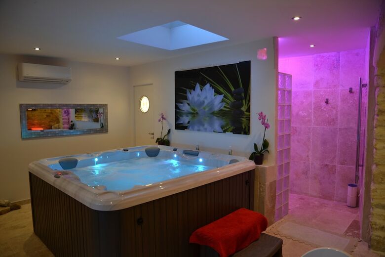 Hotel Les Nuits Envout�es