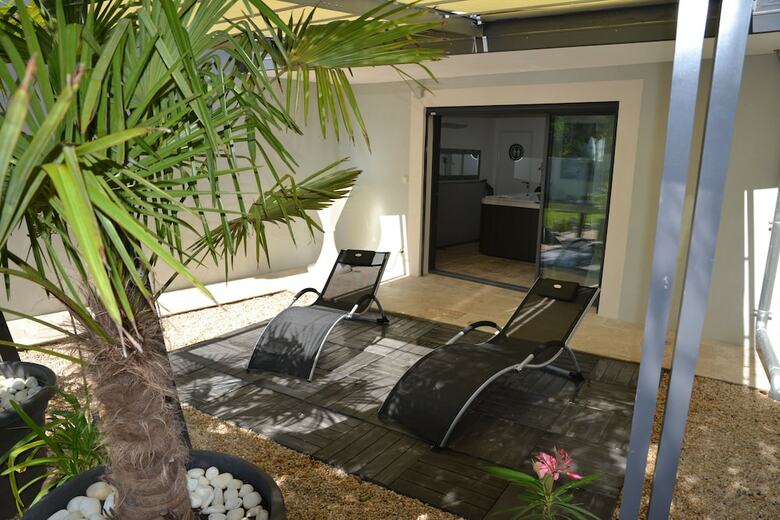 Hotel Les Nuits Envout�es