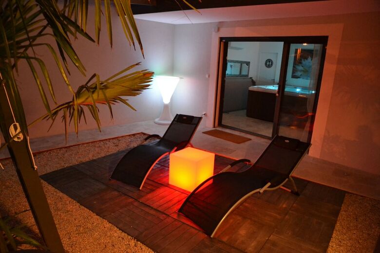Hotel Les Nuits Envout�es