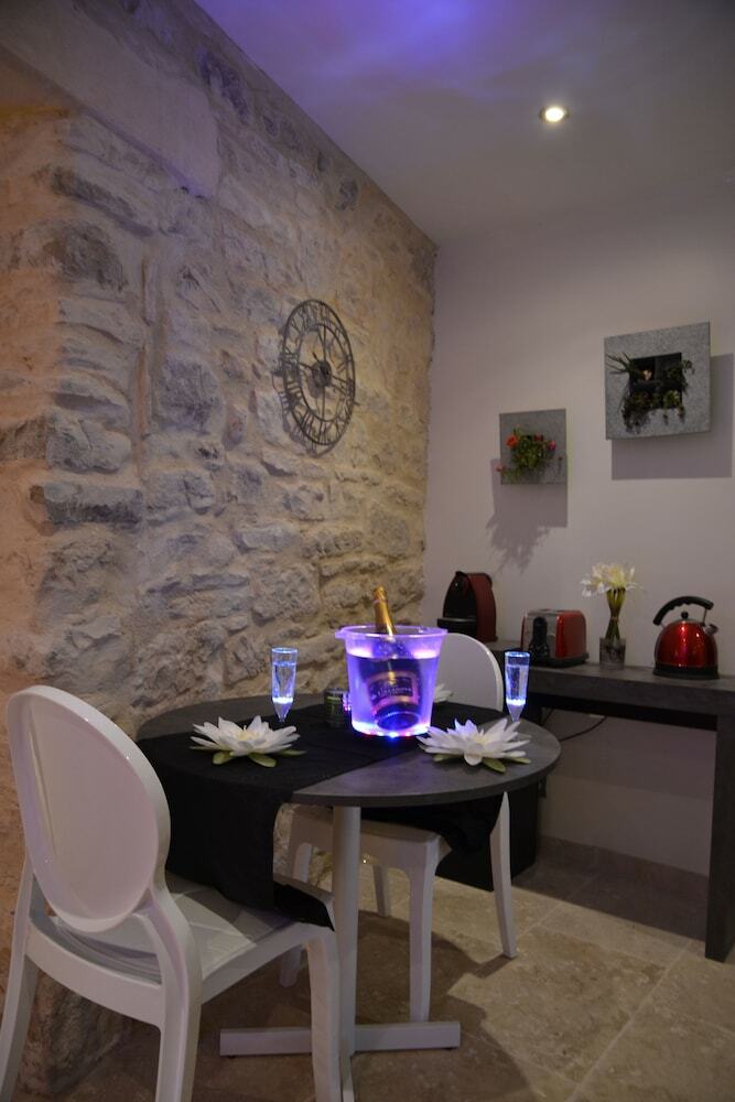 Hotel Les Nuits Envout�es