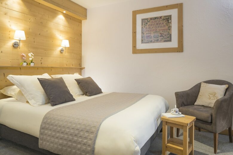 Hotel H�tel Du Cr�t Rond - Logis