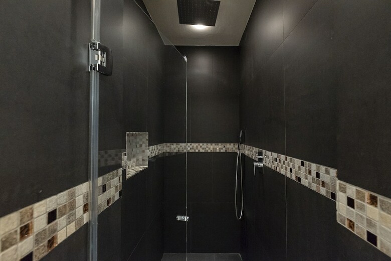 Silver Novella Luxury Apartment