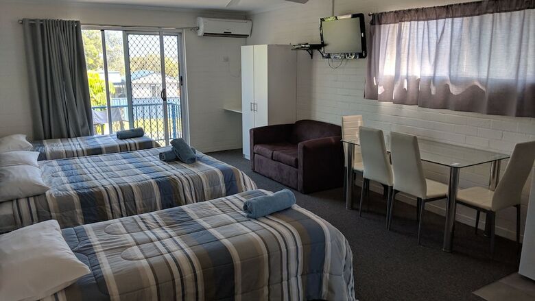 Harrington Village Motel