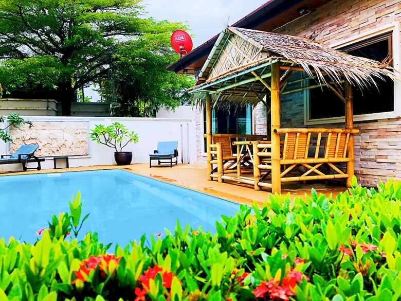 Thai Family Rawai Pool Villa