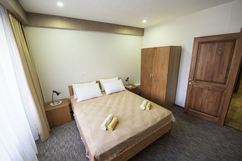 Azara Bed And Breakfast