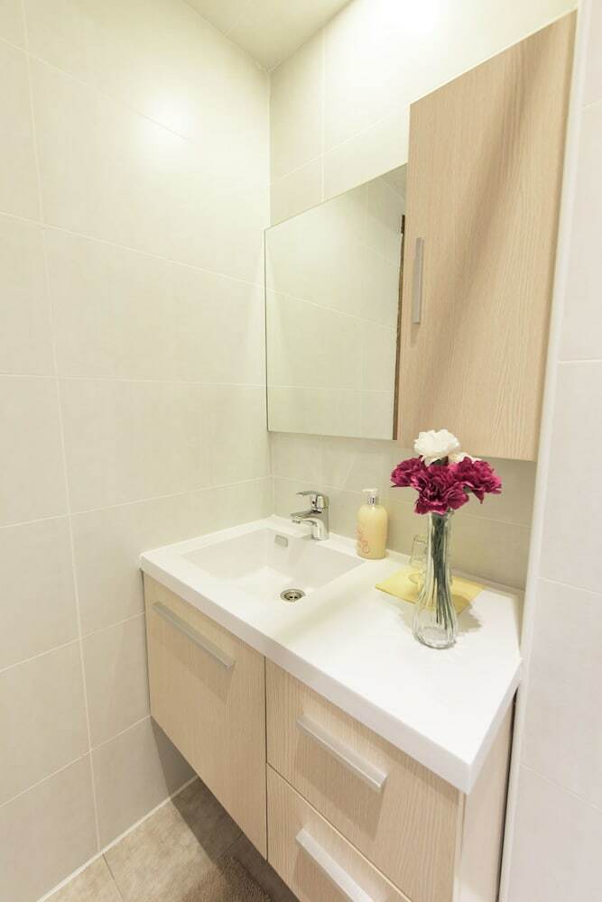 Azara Bed And Breakfast