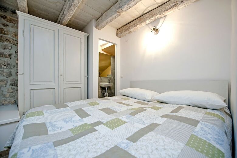 Apartment Blue Note