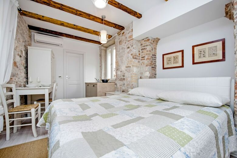Apartment And Studio Ca 3 Vie