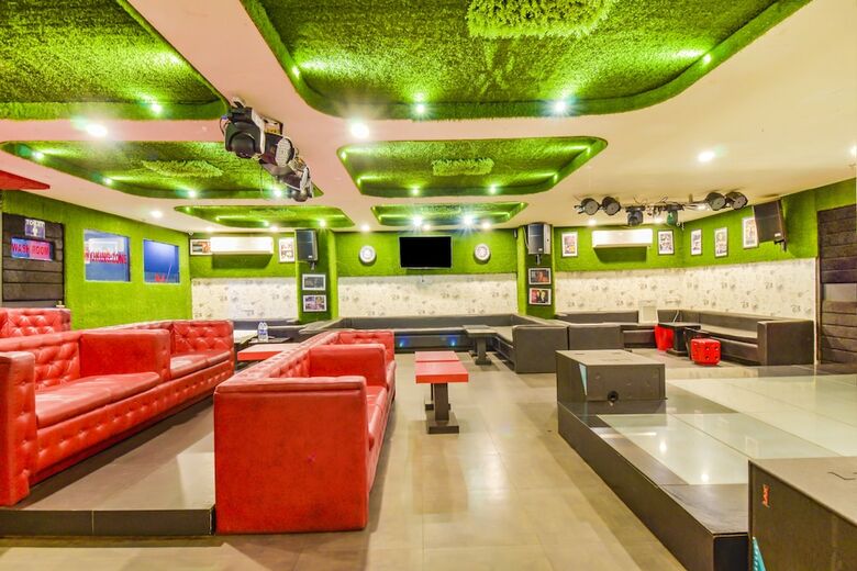 Fabhotel Pentagon Airport