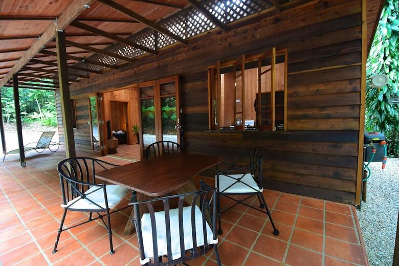 Cabana Daintree Cascades
