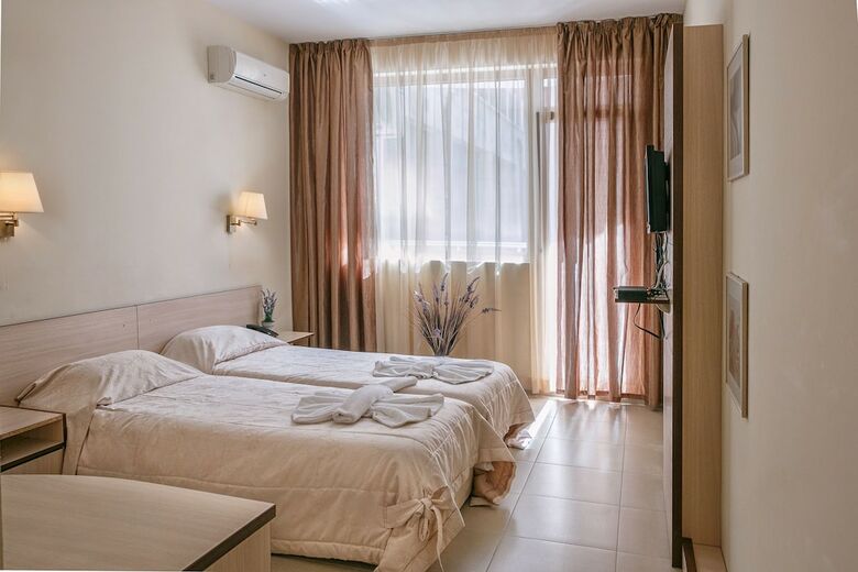 Alexandra Hotel