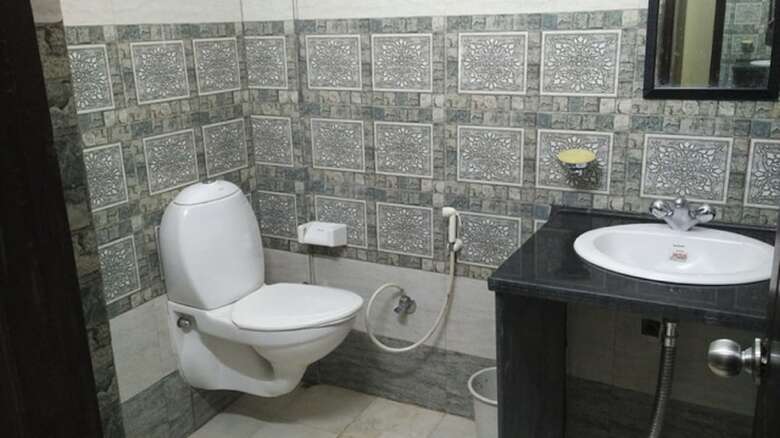 Hotel Raj Resort