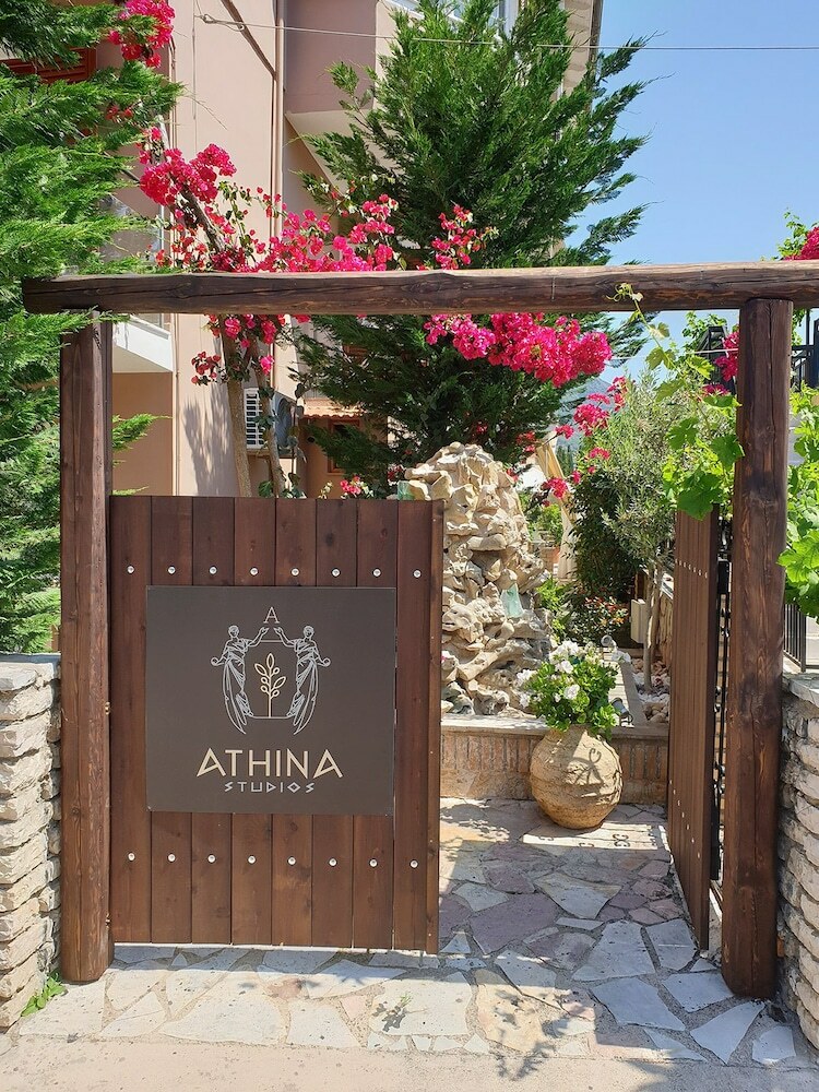 Aparthotel Athina Studios