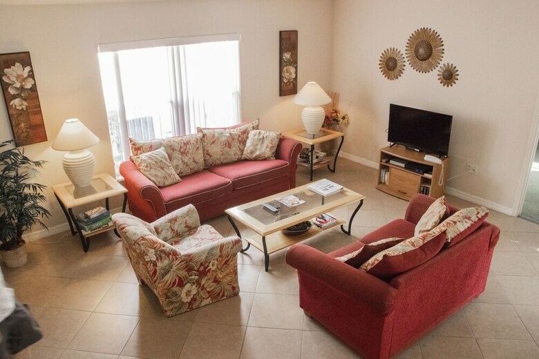 Davenport Pool Homes By Rmg  - Town Center Reserve