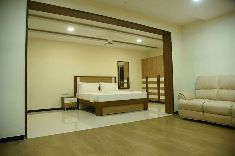 Hotel Santhoshpuri