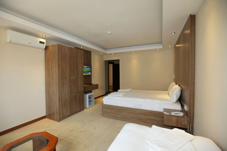Ny World Hotel