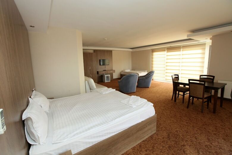 Ny World Hotel