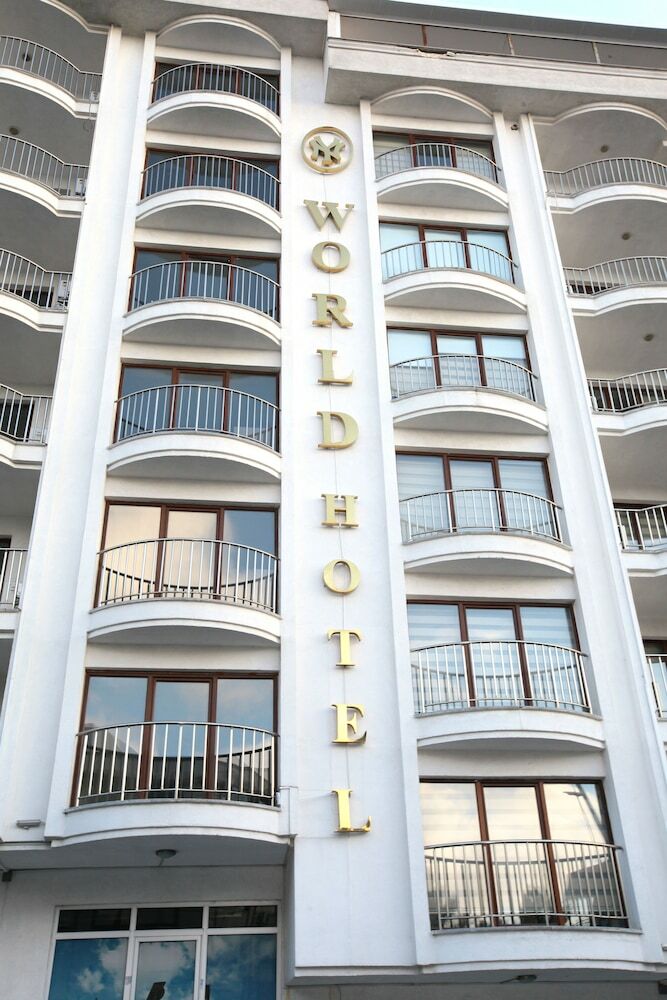 Ny World Hotel