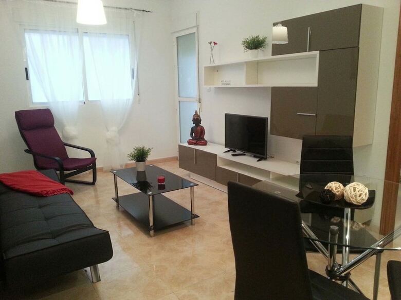 2 Bedroom Apartment Near Park