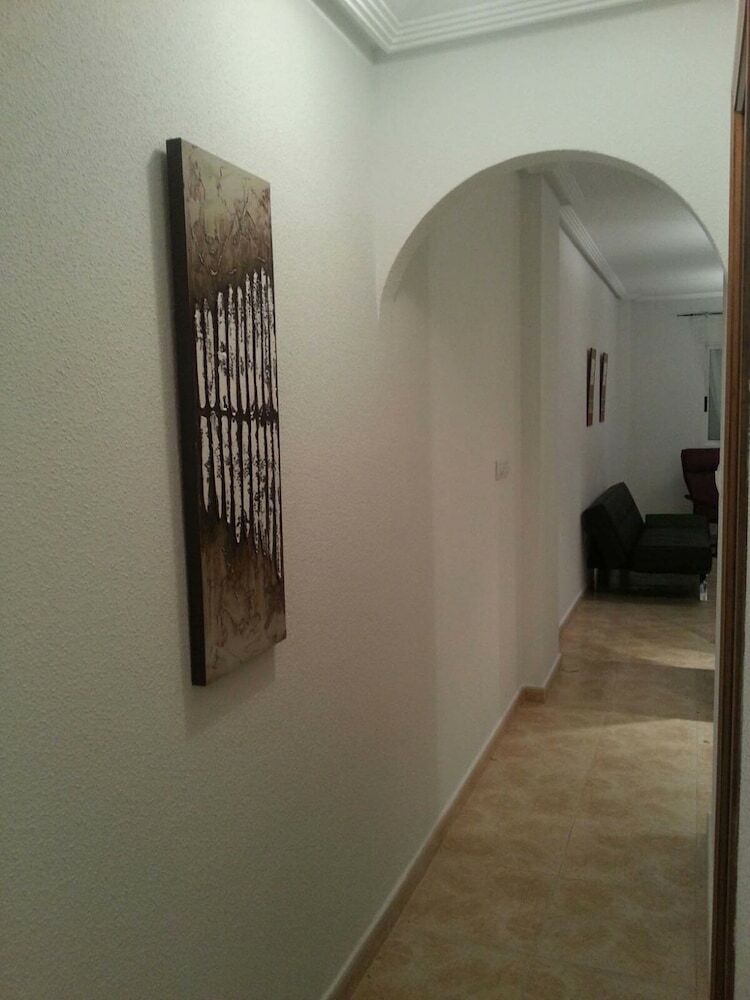 2 Bedroom Apartment Near Park