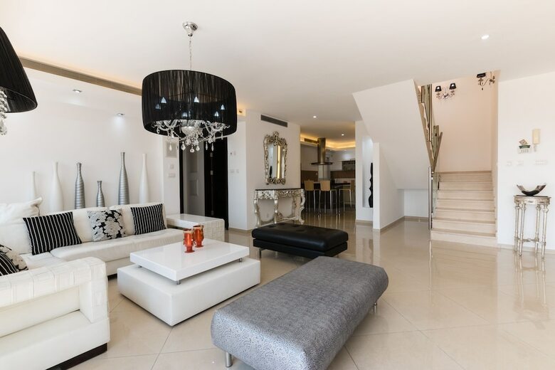 Apartamento Luxury Apt With Sauna Jacuzzi & Parking