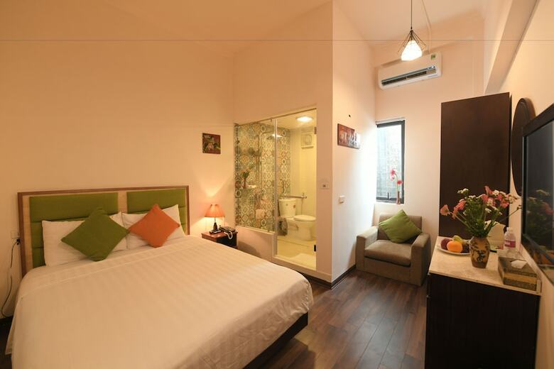 Old Quarter Family Hotel