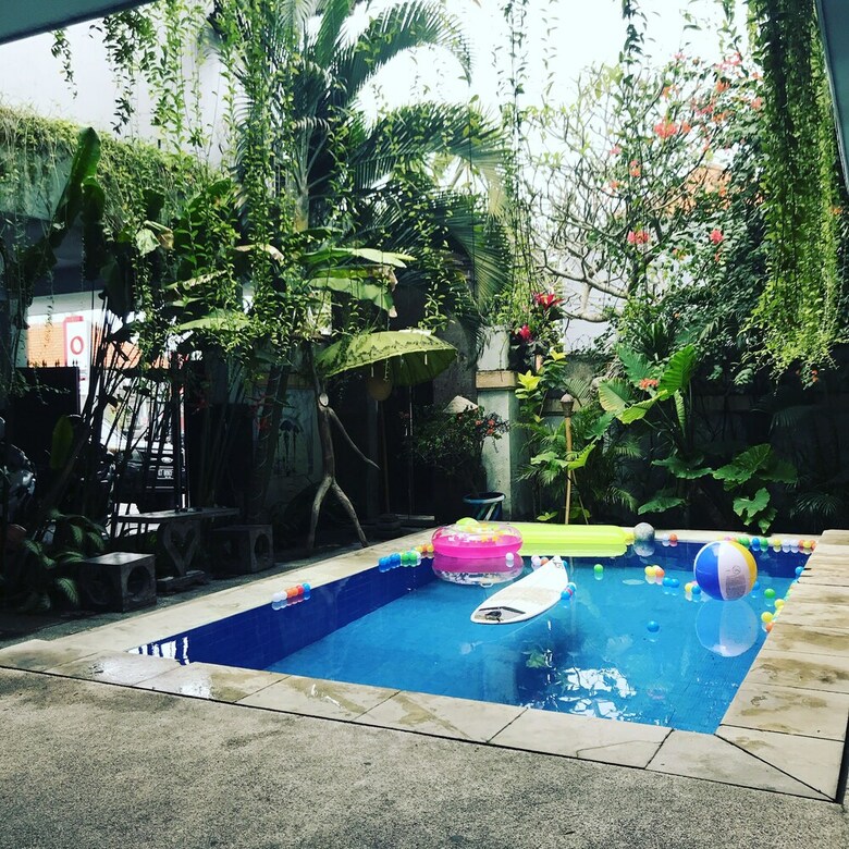 Hostal Canggu Surf Hostel