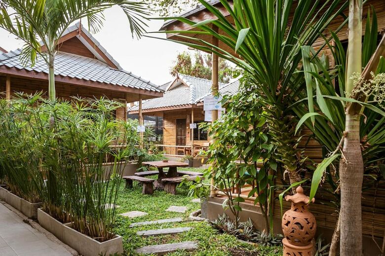 Hotel Jaidee Bamboo Huts